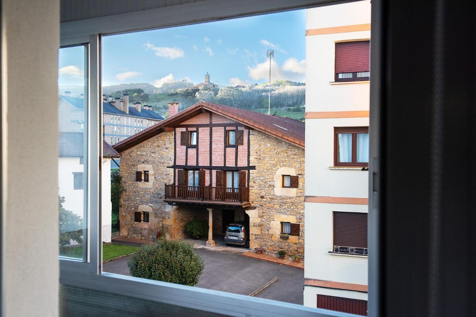Monzubi Etxi Apartment Гуерника и Луно Екстериор снимка